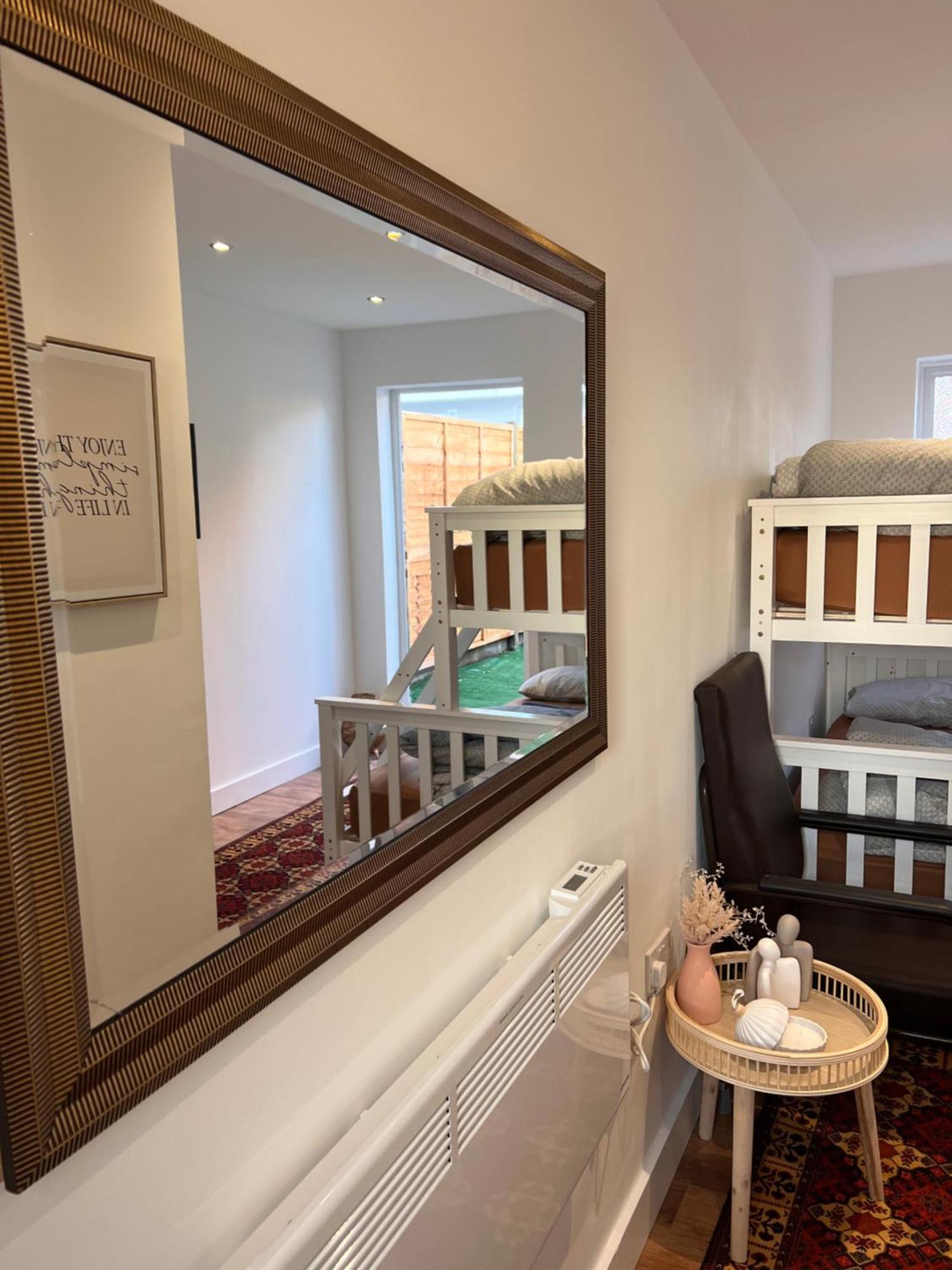 1 Bedroom & Bathroom Dorney Esterno foto