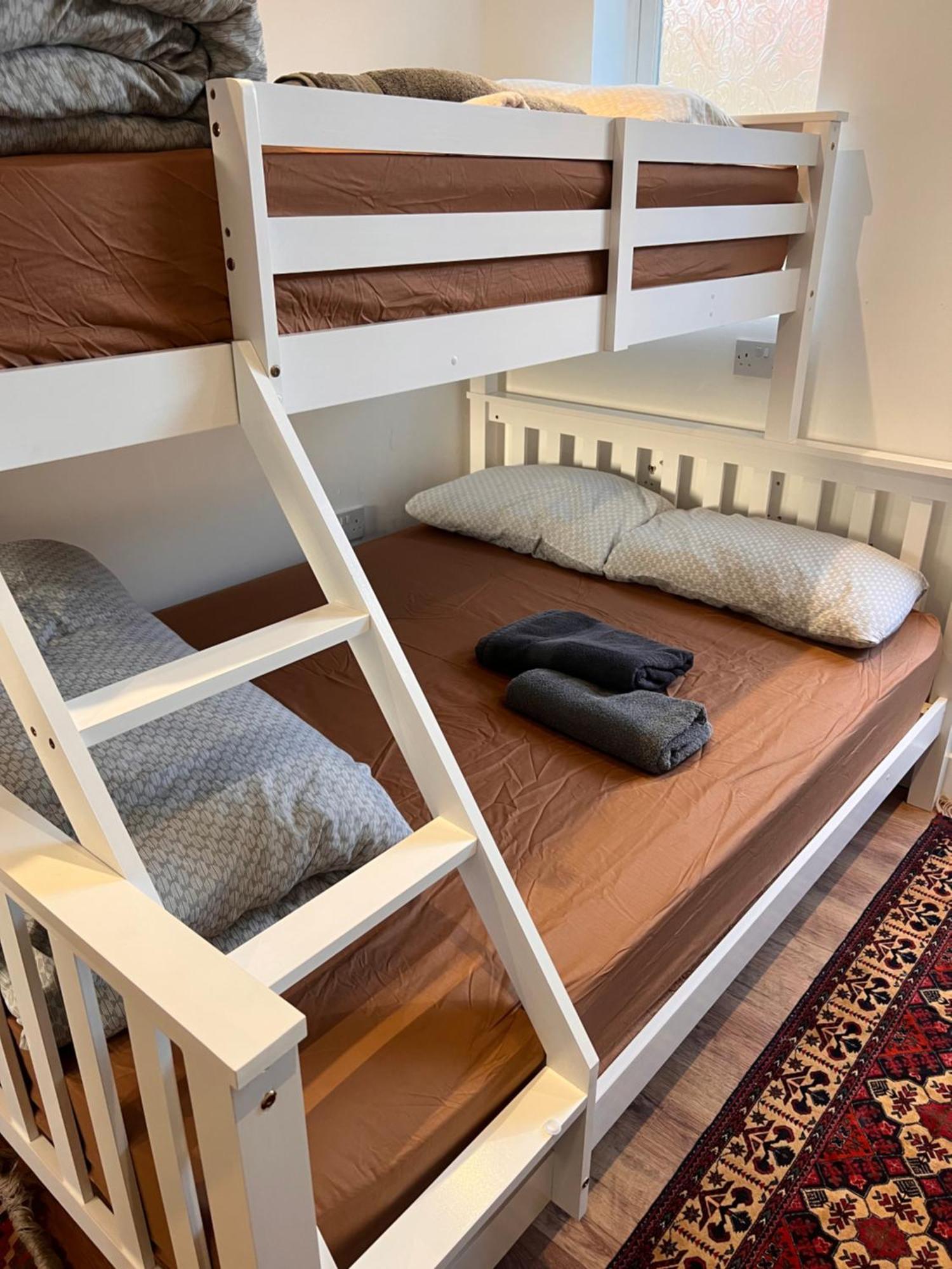 1 Bedroom & Bathroom Dorney Esterno foto