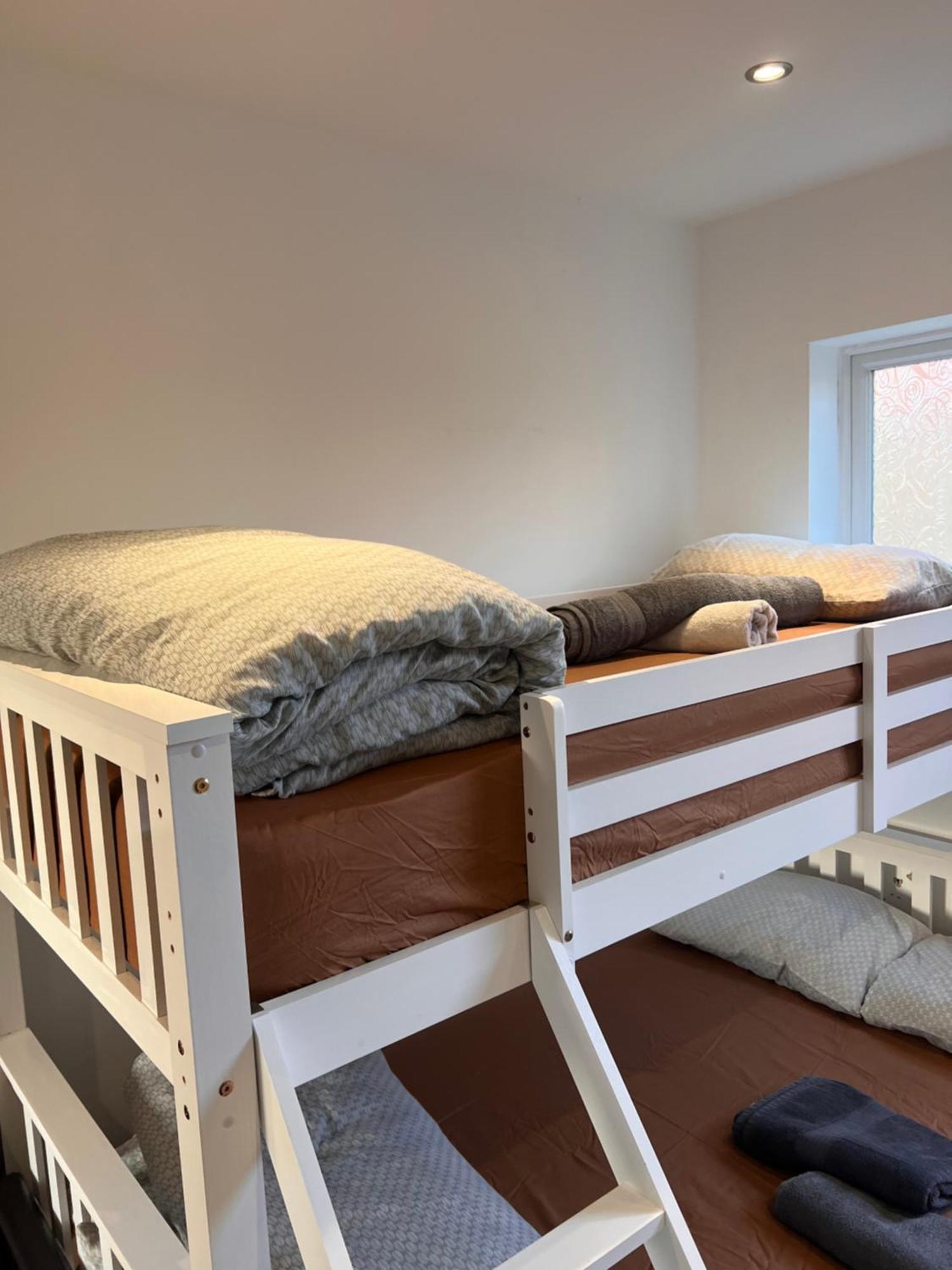 1 Bedroom & Bathroom Dorney Esterno foto