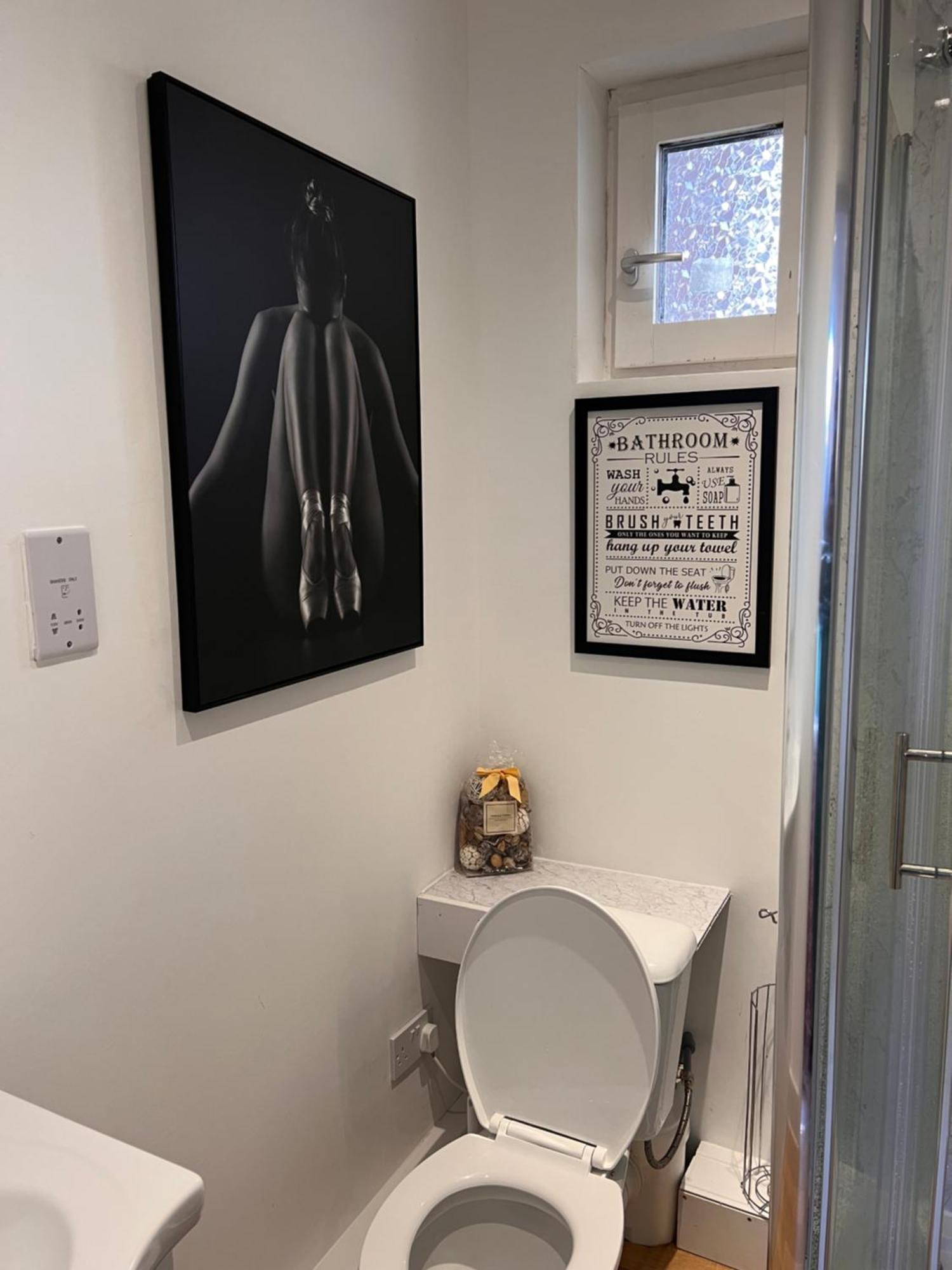 1 Bedroom & Bathroom Dorney Esterno foto
